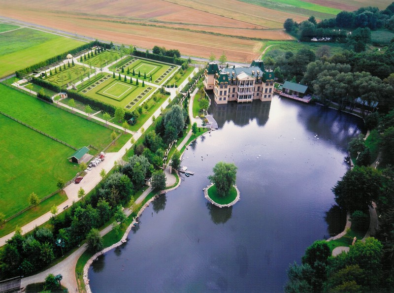 Exklusives Wasserschloss mit Parkgrundstück Bayern Deutschland